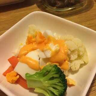 カリフラワーと温野菜のサラダ